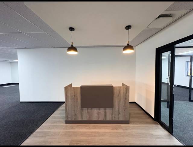 739M² OFFICE TO LET IN MIDRIDGE PARK
